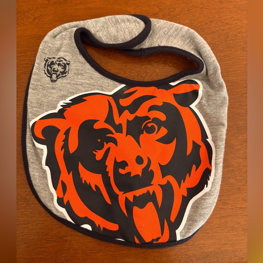 Chicago Bears bib for baby #NFL #Bears
